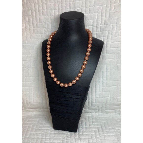 19 inch choker with beautiful Rhinestone Magnetic Locking Clasp Gold  Pearls - Picture 2 of 3
